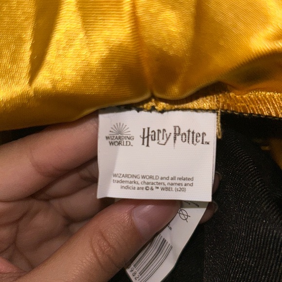 Harry Potter Robe, Official Hogwarts Wizarding World Costume Robes - Picture 10 of 11